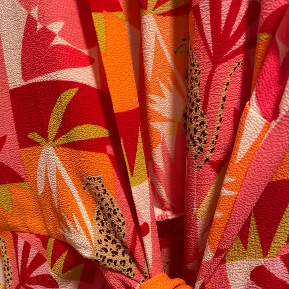 Collared wrap dress! 👗 - Picture 2 of 4